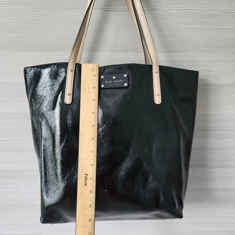 Kate‎ Spade Westward Adventurer Tote Black Crinkle Leather Tan Straps PXRU2327